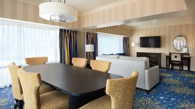 Disneyland Hotel - Two Bedroom Family Suite Dining Area